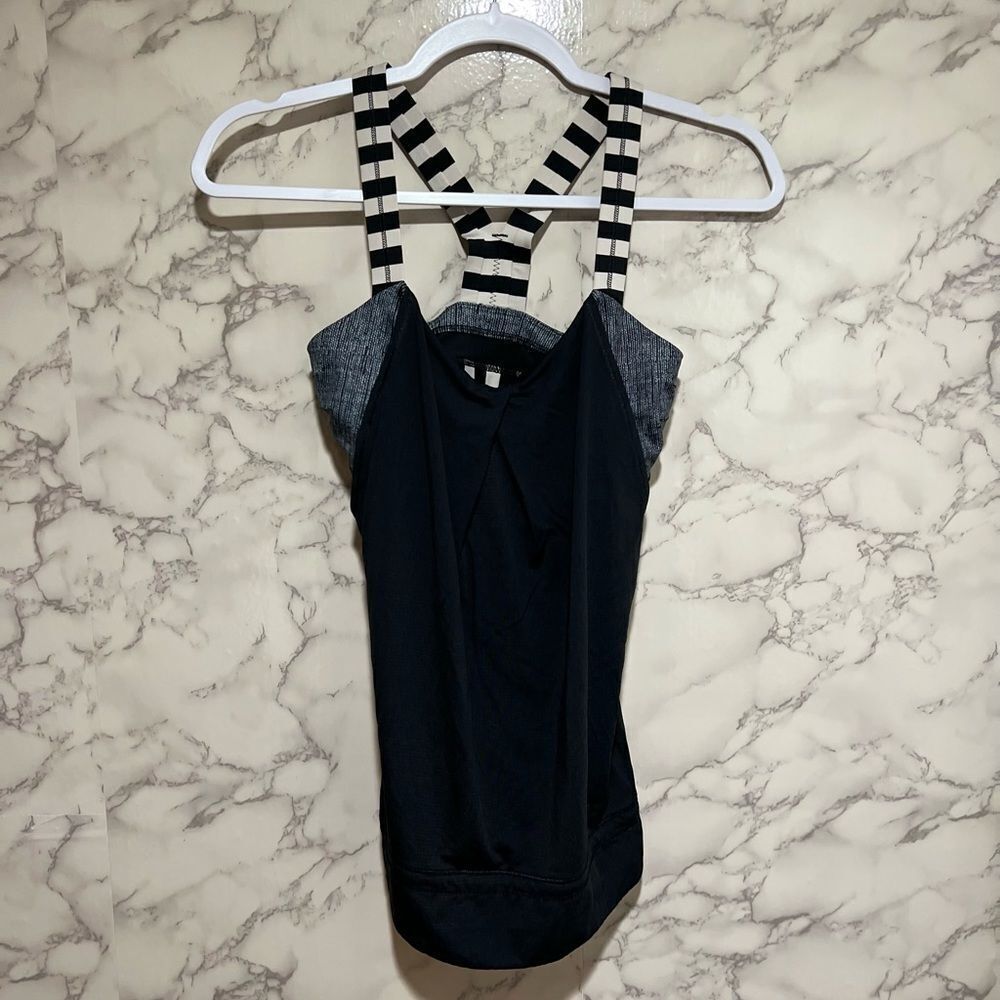 Lululemon Light N Breezy Tank Attached Racerback Bra Top 4 Black Striped Cinch